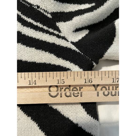 H&M Cropped Sweater Womens XS Arty Black Zebra Knit Flare Sleeves Y2K Mallcore - Picture 5 of 7